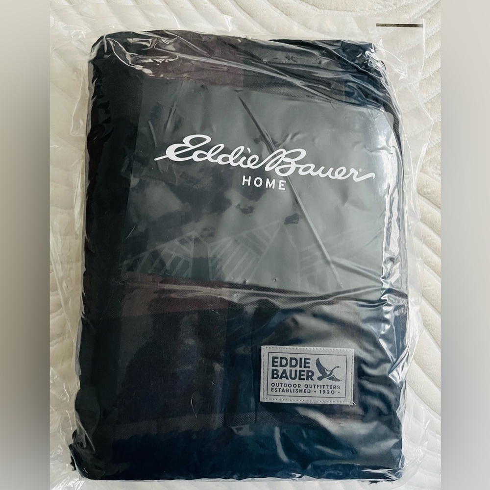 Eddie Bauer Home Black Throw
